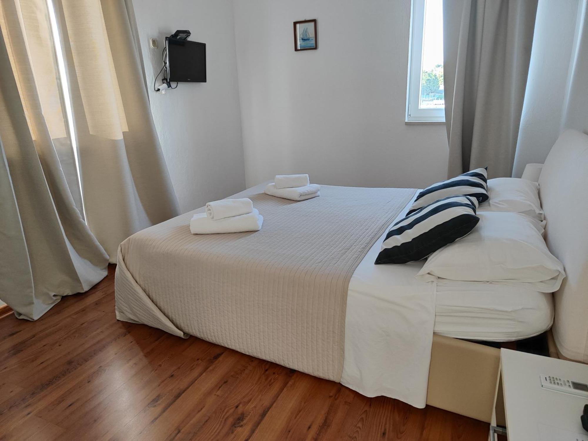 Guest House Adria Primošten Екстериор снимка